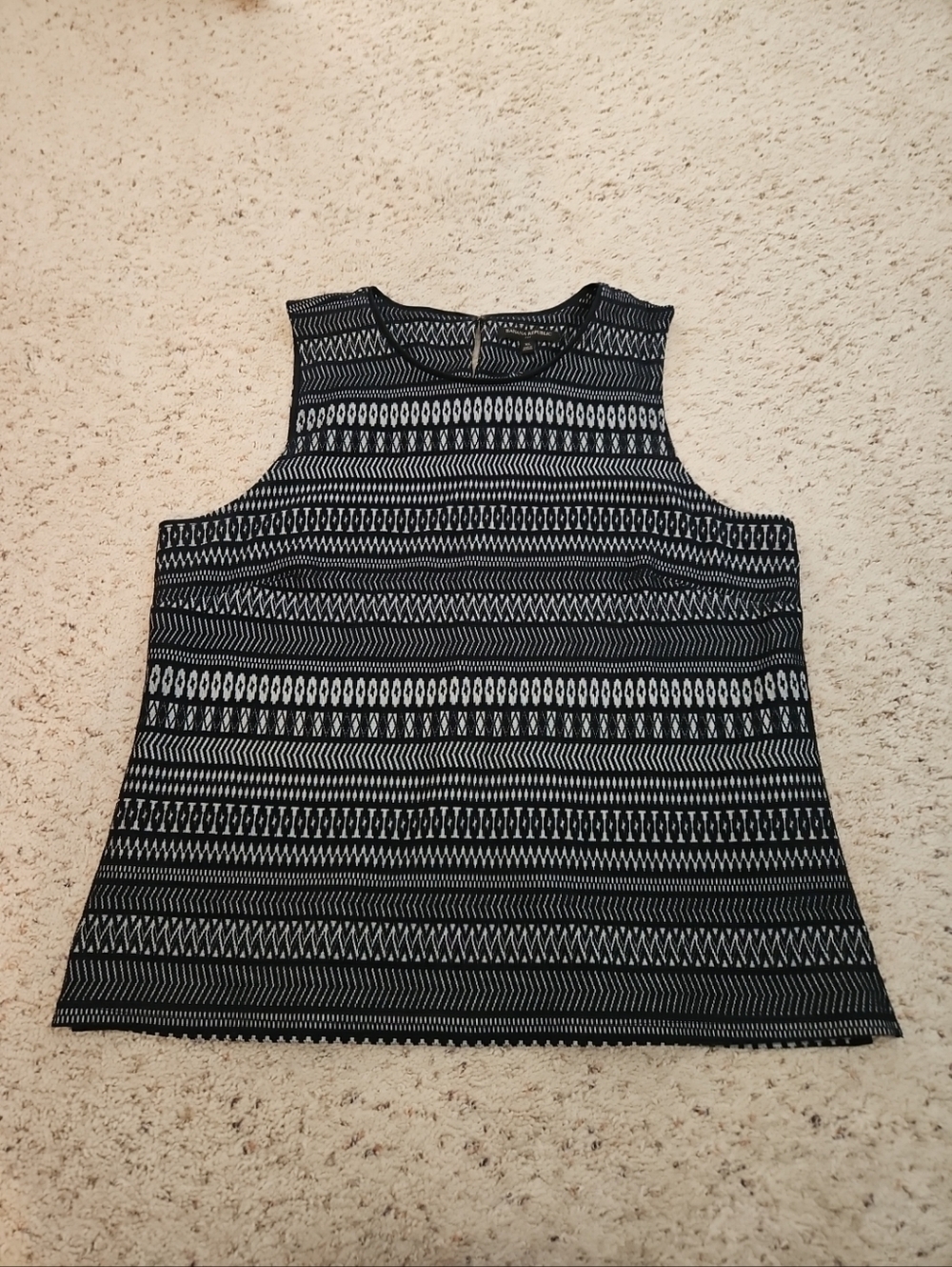 Banana Republic Sleeveless Structured Blouse Tank Womens XL Navy Tribal